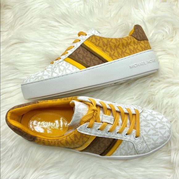 Michael Kors Poppy Stripe Lace Up - Picture 3 of 6